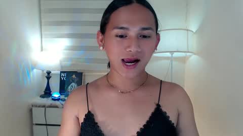 Snapshot of lesleyanderson chatting on January 2025 06:43:01 PM Pat online show from January 2025 06:43:01 PM