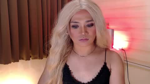 Snapshot of lesleyanderson chatting on January 2025 01:37:02 AM Pat online show from January 2025 01:37:02 AM