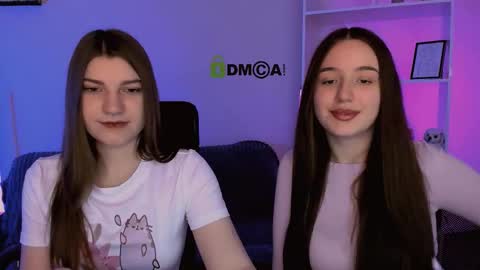 leslie_bird online show from December 2025 09:40:01 AM