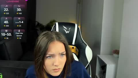 Snapshot of leslie_scottt chatting on June 2026 01:01:02 AM Leslie online show from June 2026 01:01:02 AM