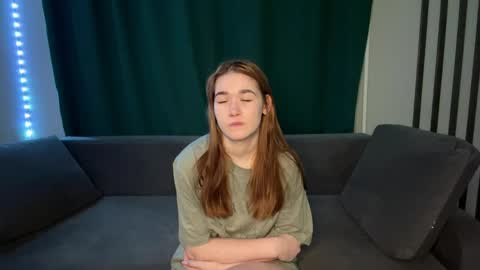 Snapshot of lessiemccoyle chatting on June 2026 04:31:02 PM Hello my love Im Val online show from June 2026 04:31:02 PM