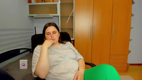 Naomi online show from June 2026 06:52:02 AM
