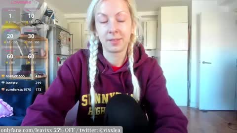 LeaVixx online show from March 2026 09:49:02 AM