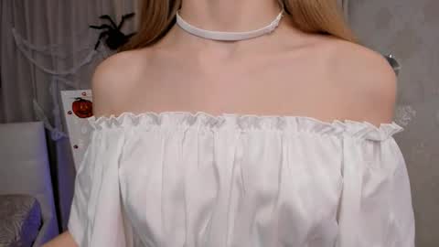 Snapshot of leviavillat chatting on October 2025 09:04:01 AM Rita online show from October 2025 09:04:01 AM