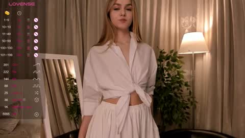 Snapshot of leviavillat chatting on November 2025 11:09:02 AM Rita online show from November 2025 11:09:02 AM