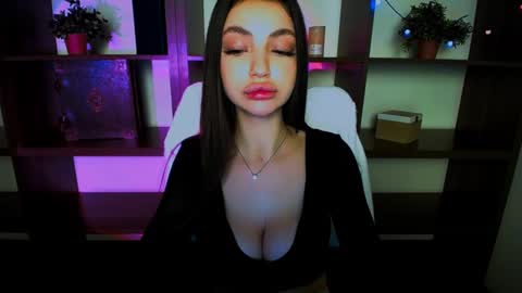 Alexia online show from March 2025 04:41:01 PM
