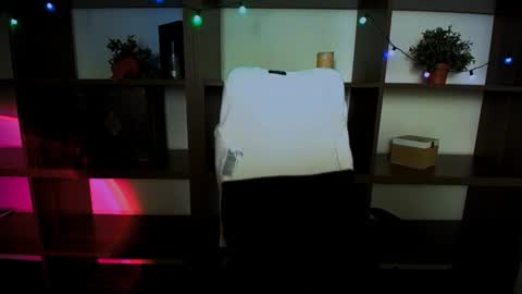 Alexia online show from March 2025 05:17:02 PM