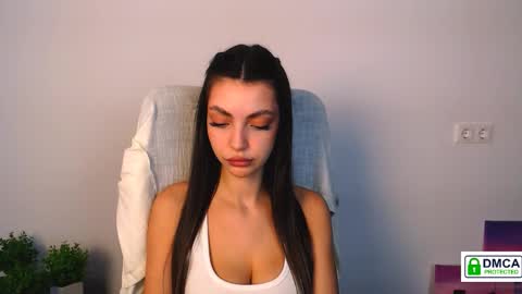 Alexia online show from September 2025 12:05:01 PM