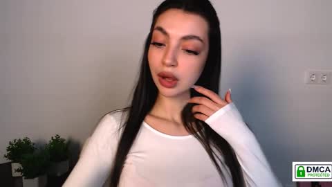 Alexia online show from October 2025 03:00:02 PM