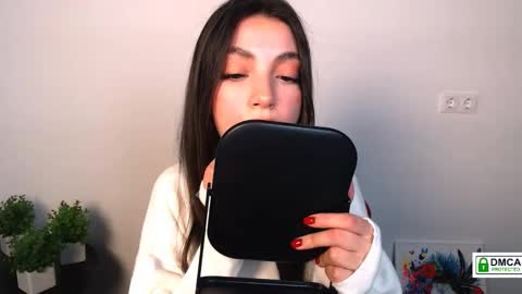 Alexia online show from November 2025 02:08:02 PM