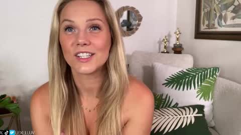 Lexi online show from October 2025 05:28:01 AM