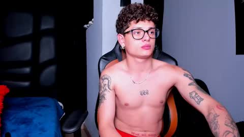 Snapshot of lexie_n_nate chatting on February 2025 03:10:02 AM Lixie And Nte online show from February 2025 03:10:02 AM