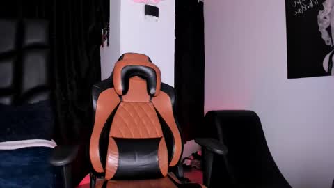 Snapshot of lexie_n_nate chatting on March 2025 05:42:01 AM Lixie And Nte online show from March 2025 05:42:01 AM