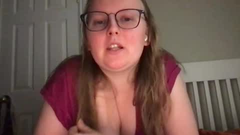 Snapshot of lexielilacs chatting on January 2025 02:01:01 AM lexie online show from January 2025 02:01:01 AM