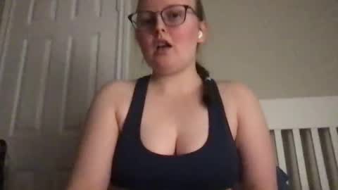 Snapshot of lexielilacs chatting on January 2025 02:48:02 AM lexie online show from January 2025 02:48:02 AM