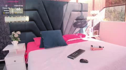 Snapshot of lexiluxuri_ chatting on November 2025 12:16:02 PM Lexi online show from November 2025 12:16:02 PM