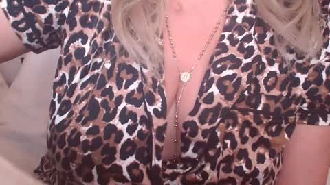 Snapshot of lexxa_blond chatting on October 2025 08:59:01 PM Hannah online show from October 2025 08:59:01 PM