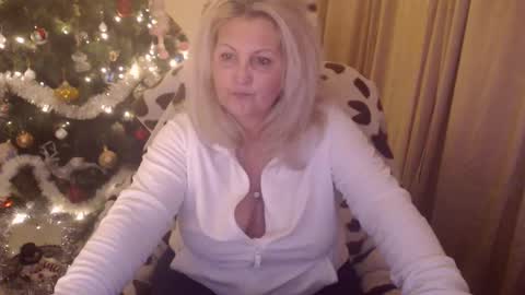 Snapshot of lexxa_blond chatting on December 2025 12:52:02 AM Hannah online show from December 2025 12:52:02 AM
