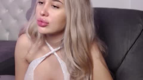 Snapshot of lexxyselena chatting on September 2025 09:29:02 PM Lexxyselena online show from September 2025 09:29:02 PM