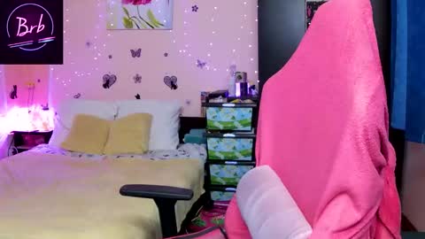 Lexy online show from November 2025 05:37:02 PM