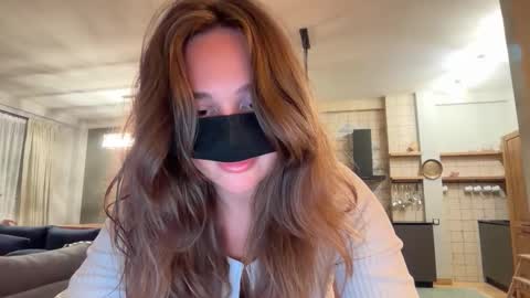 Leyla online show from September 2025 07:47:01 PM