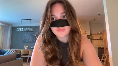 Leyla online show from September 2025 10:06:01 AM