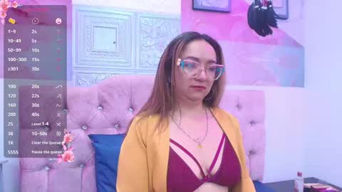 Leyla smithh online show from October 2025 12:22:02 PM