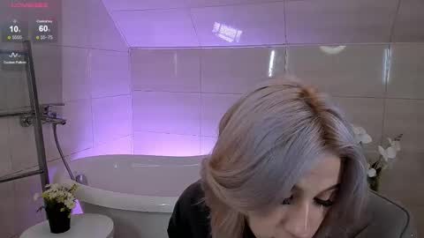 Lisa online show from September 2025 03:54:01 AM