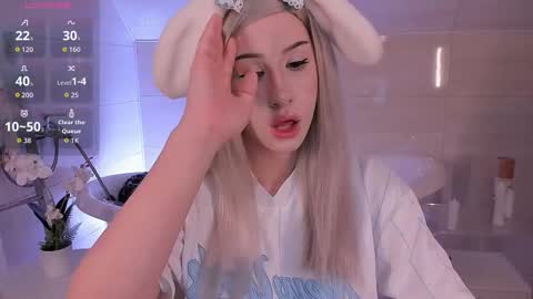 Lisa online show from October 2025 02:13:01 AM