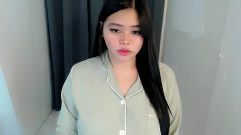 Snapshot of lhara_cumming chatting on June 2026 12:06:01 AM LHARA online show from June 2026 12:06:01 AM