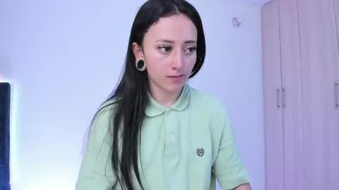 Little Queen Lia  online show from January 2025 11:58:02 PM