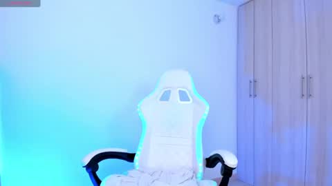 Little Queen Lia  online show from February 2025 09:41:02 PM