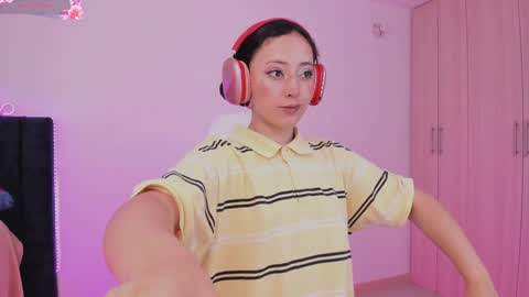 Little Queen Lia  online show from February 2025 08:53:02 PM