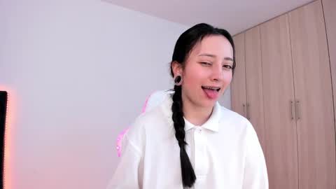 Little Queen Lia  online show from March 2025 09:59:01 PM