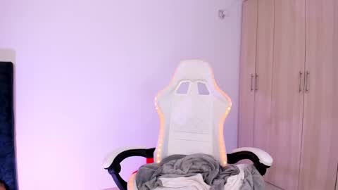 Little Queen Lia  online show from March 2025 04:45:01 AM