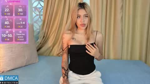 lia summer1 online show from October 2025 06:27:01 PM