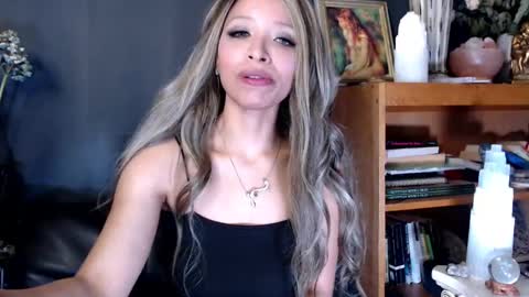 Lia Divina online show from December 2024 09:42:01 AM