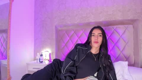 Lia online show from January 2025 04:10:01 AM