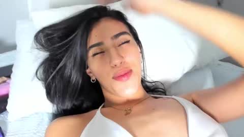 Lia online show from February 2025 06:05:02 PM