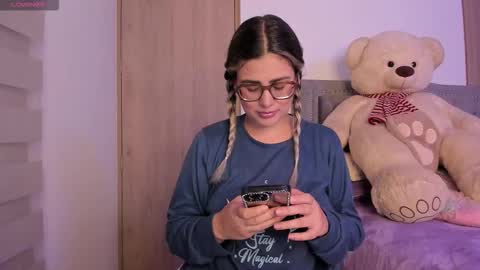 Lia  online show from November 2025 04:21:01 AM