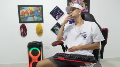 Andres online show from November 2025 10:32:02 PM