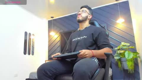 LIAM KLEIN online show from October 2025 11:10:01 AM