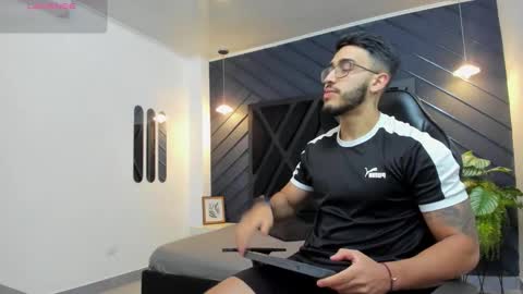 LIAM KLEIN online show from October 2025 11:11:02 AM