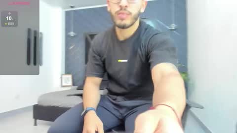 LIAM KLEIN online show from October 2025 11:36:02 AM