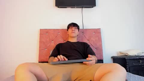 Call me Lian online show from January 2026 12:07:02 PM