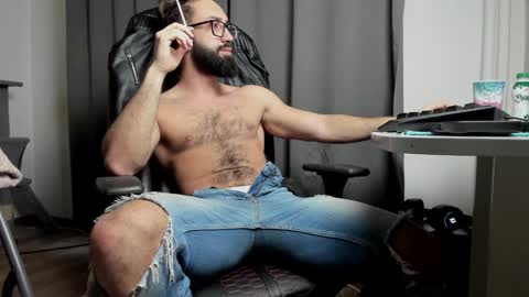 Snapshot of liamaesthetic chatting on February 2025 06:33:01 AM Liam online show from February 2025 06:33:01 AM