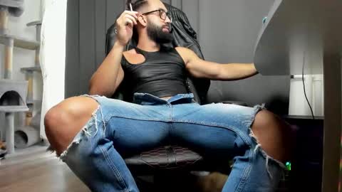 Snapshot of liamaesthetic chatting on October 2025 07:41:02 AM Liam online show from October 2025 07:41:02 AM