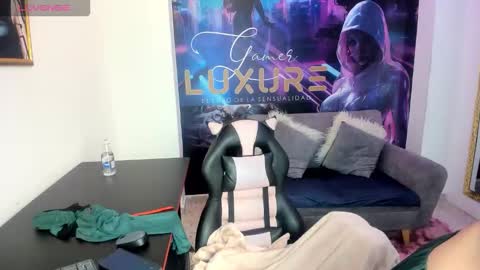 Lia online show from October 2025 02:18:02 PM