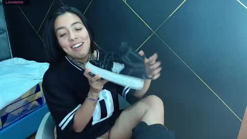 Snapshot of liamonroee_ chatting on November 2025 11:54:01 AM L I A M O N R O E online show from November 2025 11:54:01 AM