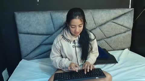 Snapshot of liamonroee_ chatting on November 2025 11:55:02 AM L I A M O N R O E online show from November 2025 11:55:02 AM